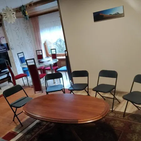 Hébergement de vacances Detached Vacation For 12 Guests, Natural Garden