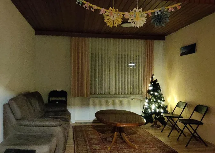 Hébergement de vacances Detached Vacation For 12 Guests, Natural Garden