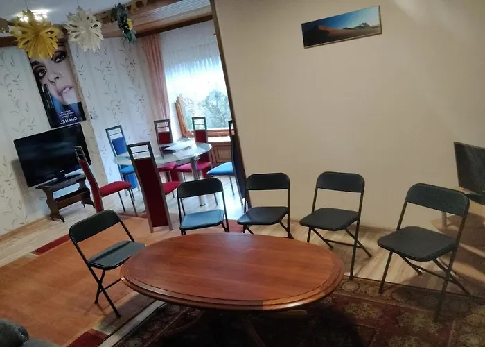 Hébergement de vacances Detached Vacation For 12 Guests, Natural Garden